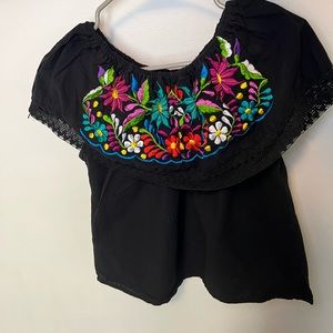 FLORAL EMBROIDERY MEXICAN BLOUSE